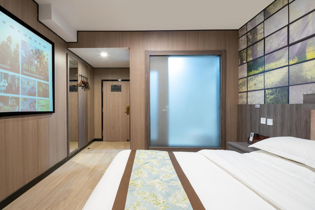 East Sacred Hotel ᴸᴱo---Foreign Accept---Tourism Service English-Speaking 丨 Near Tiananmen Forbidden City丨very Close To Metro Zhangzizhong And Beixinqiao 丨european Foot Ball English丨free Advance Tickets And Laundry Drying Service Coffee Snacks Pekin Dış mekan fotoğraf
