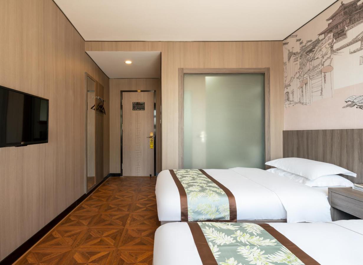 East Sacred Hotel ᴸᴱo---Foreign Accept---Tourism Service English-Speaking 丨 Near Tiananmen Forbidden City丨very Close To Metro Zhangzizhong And Beixinqiao 丨european Foot Ball English丨free Advance Tickets And Laundry Drying Service Coffee Snacks Pekin Dış mekan fotoğraf