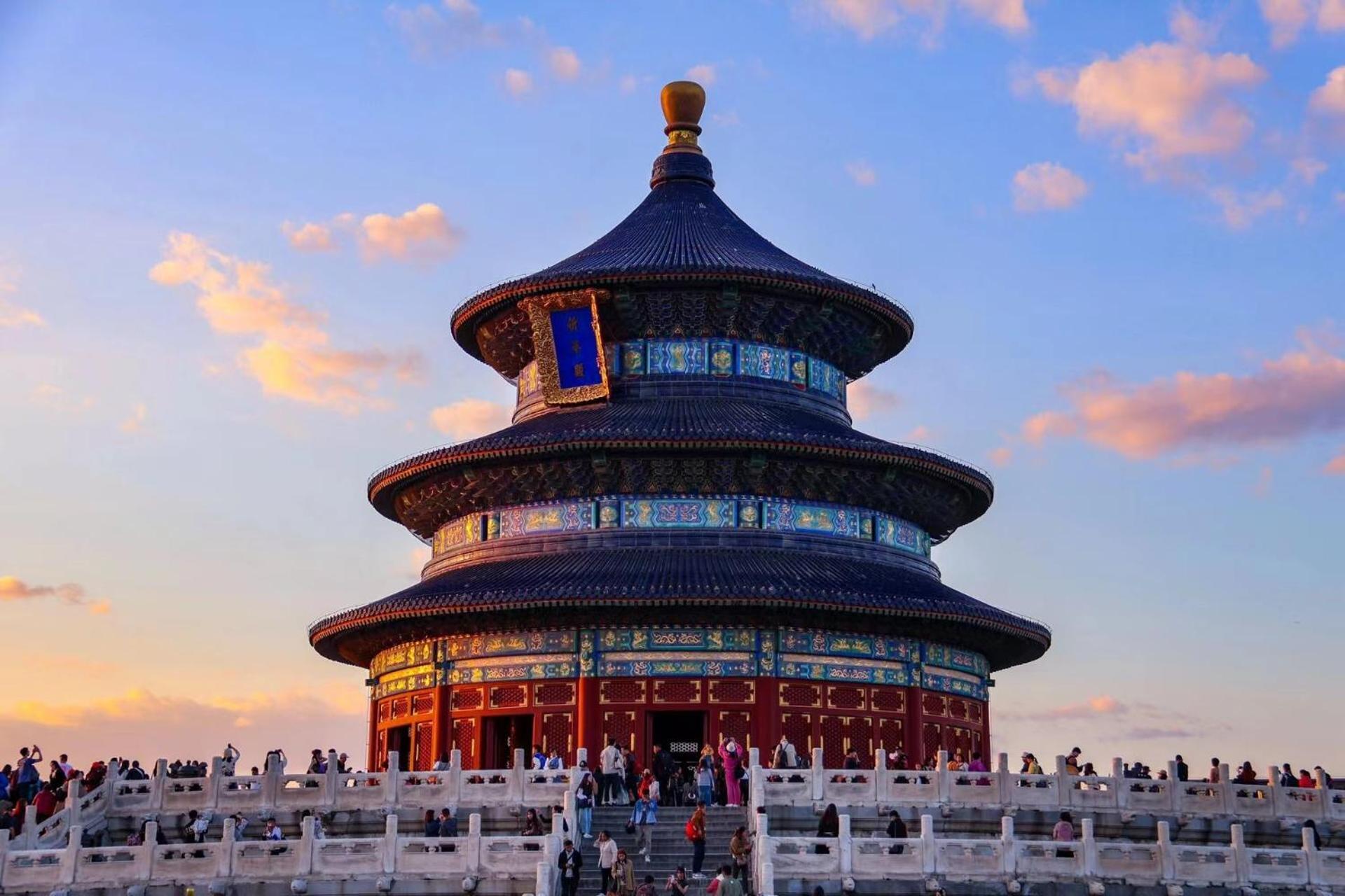 East Sacred Hotel ᴸᴱo---Foreign Accept---Tourism Service English-Speaking 丨 Near Tiananmen Forbidden City丨very Close To Metro Zhangzizhong And Beixinqiao 丨european Foot Ball English丨free Advance Tickets And Laundry Drying Service Coffee Snacks Pekin Dış mekan fotoğraf